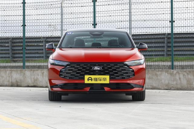 福特又出奇招!新蒙迪欧搭载沃德十佳20T发动机又猛又好开爽(图2) 福特又出奇招!新蒙迪欧搭载沃德十佳20T发动机又猛又好开爽(图2)