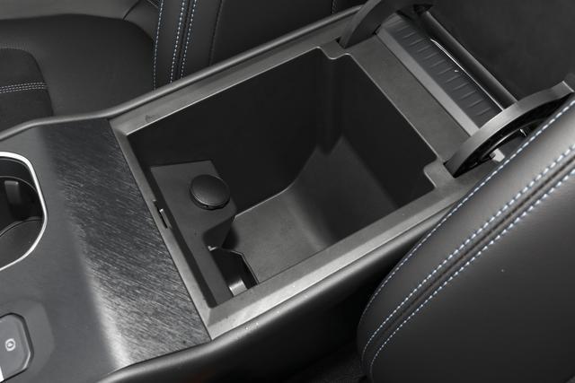 福特又出奇招!新蒙迪欧搭载沃德十佳20T发动机又猛又好开爽(图9) 福特又出奇招!新蒙迪欧搭载沃德十佳20T发动机又猛又好开爽(图9)